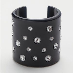 NWT H&M Wide Cuff Bracelet (Circular Design Story) (SOLD OUT IN STORE‼️)